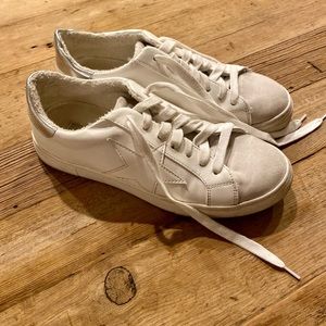 Steve Madden white tennis shoes